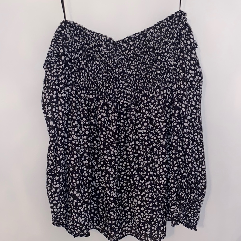 Floral off the shoulder top ⚡️SEND BEST OFFER⚡️